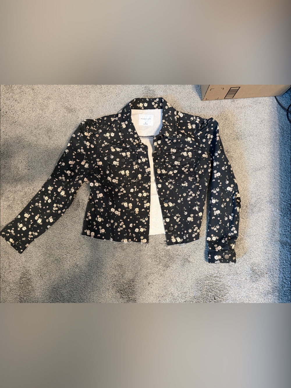 Celebrity Pink Floral Denim Jacket | XL | Black Daisy Print Cropped
